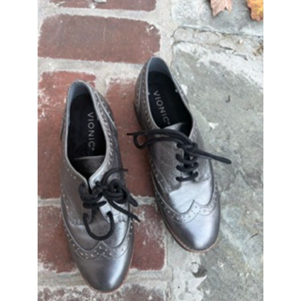 Vionic Women’s Alfina Oxford shoes in metallic leather size 6 with lace-up